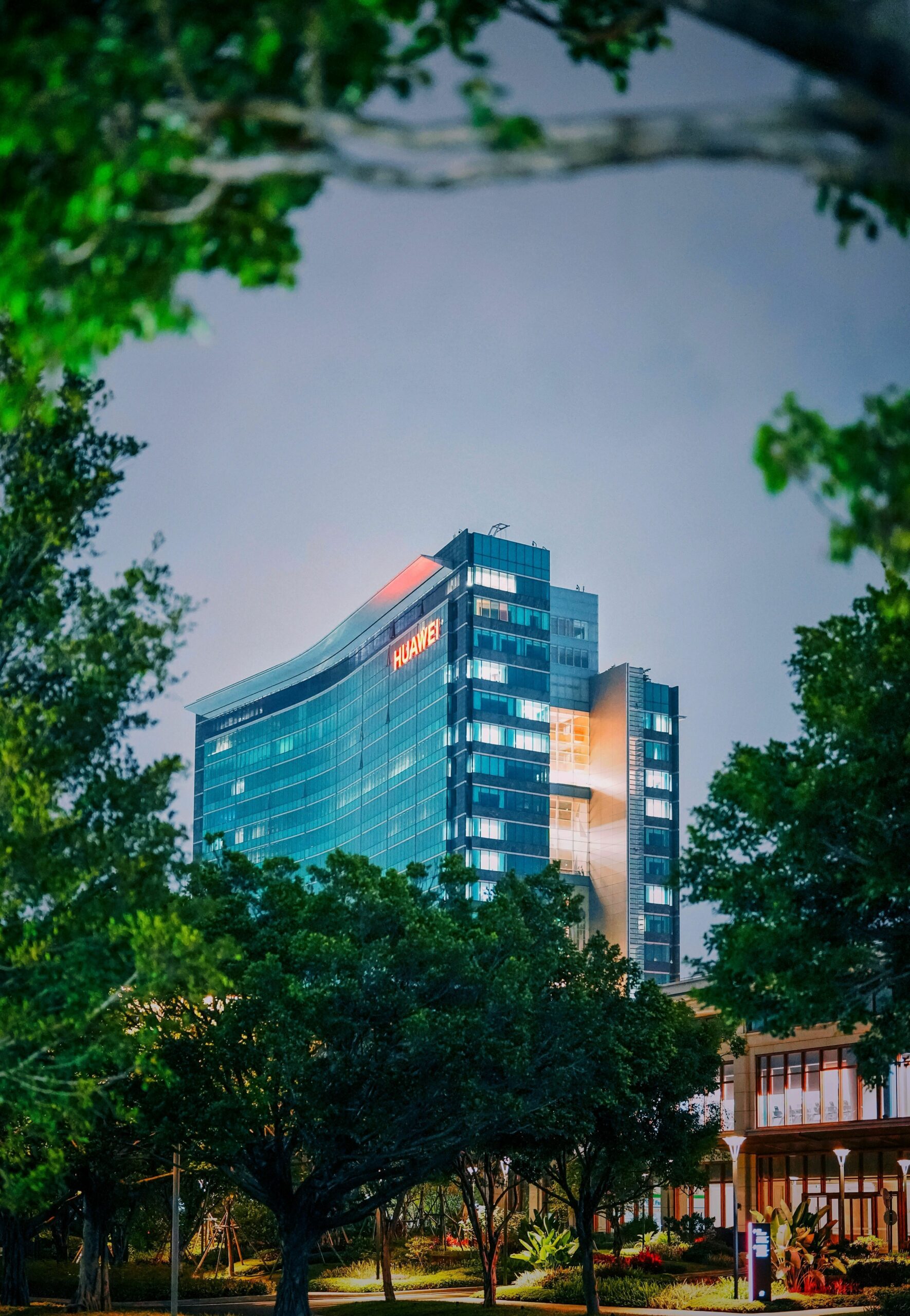 Batteries solides : Huawei promet 3 000 km d’autonomie