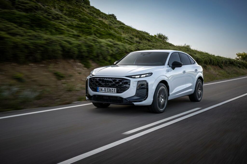 Audi Q3 Sportback e-hybrid 2025, plug-in hybrid SUV coupé with 120 km electric range
