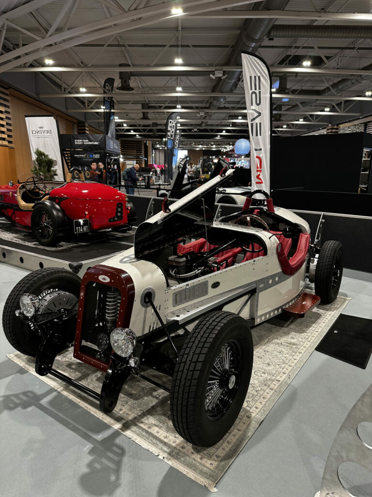 calandre bois voiture devinci