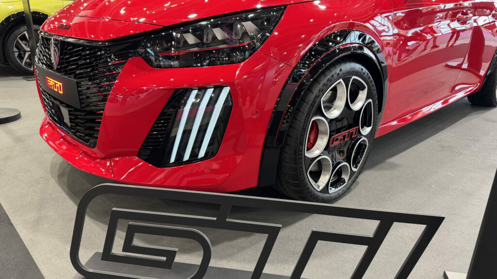 fiche technique e 208 gti