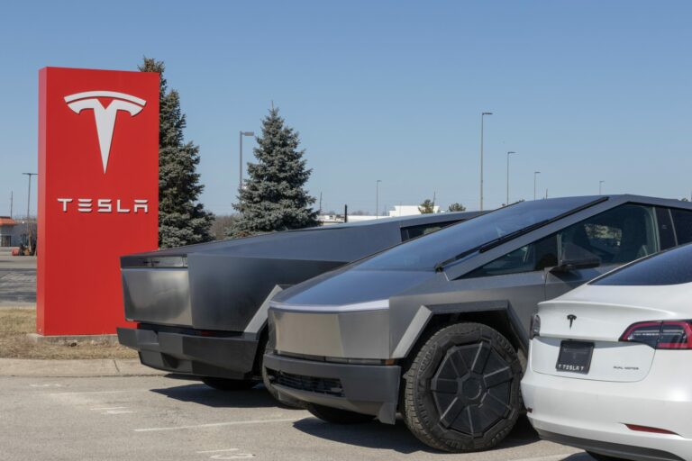 Des voitures électriques Tesla dans les rues d'Europe à l'horizon 2025
