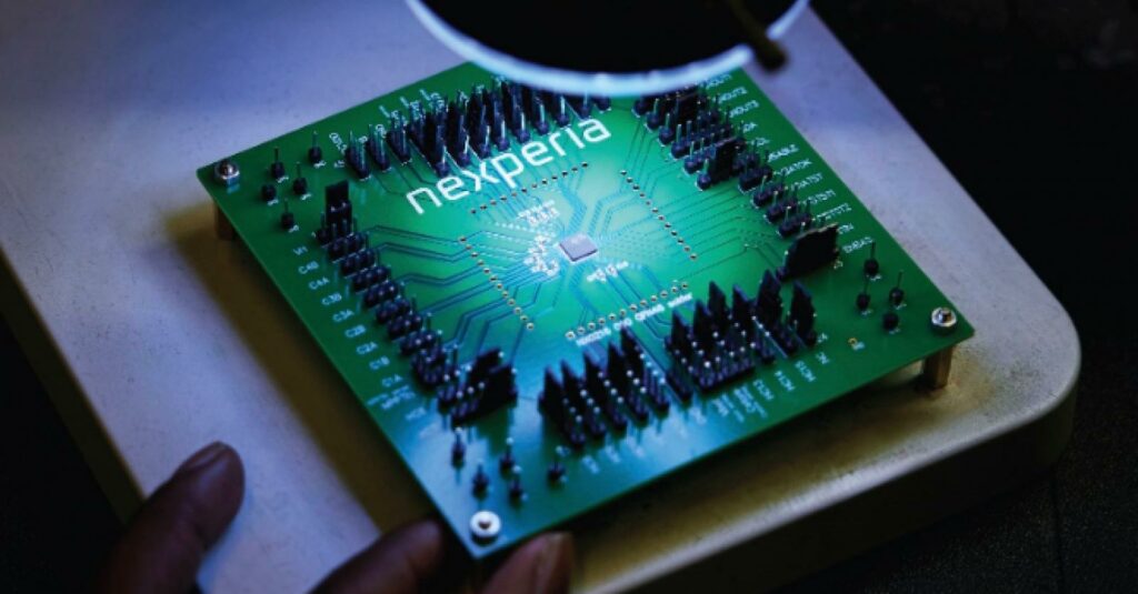 Puce électronique Nexperia utilisée dans l’industrie automobile