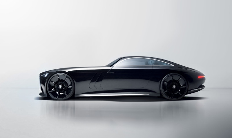 Mercedes-Benz Vision Iconic profile view, large electric coupé with Art Deco styling