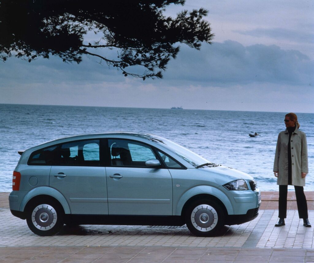 Audi A2 thermique vue de côté