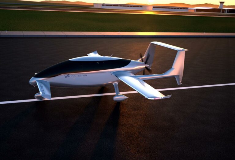 avion hybride Cassio 330 VoltAero au sol sur le tarmac