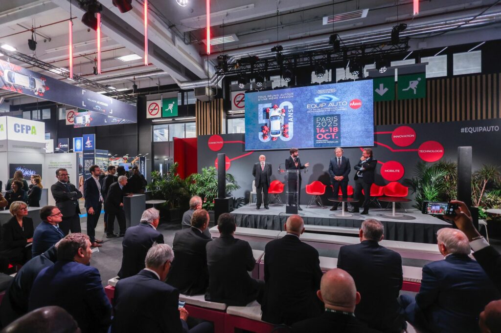 Conférence sur la mobilité électrique lors du salon EQUIP AUTO 2025