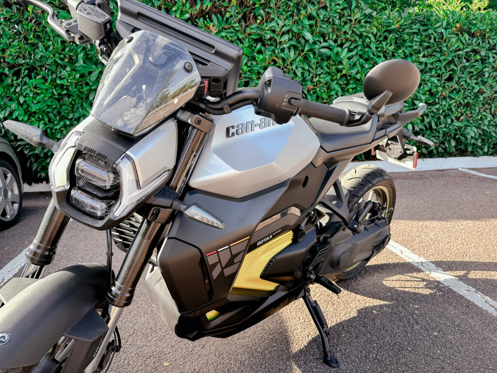 Can-Am Pulse 2025 front view