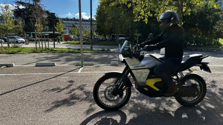 Can-Am Pulse 2025 with pilot, side view