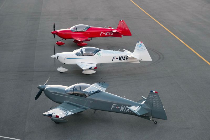 AURA AERO INTEGRAL avions de formation à capacité voltige