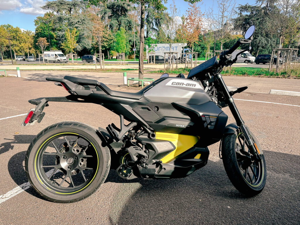 Can-Am Pulse 2025 rear profile view