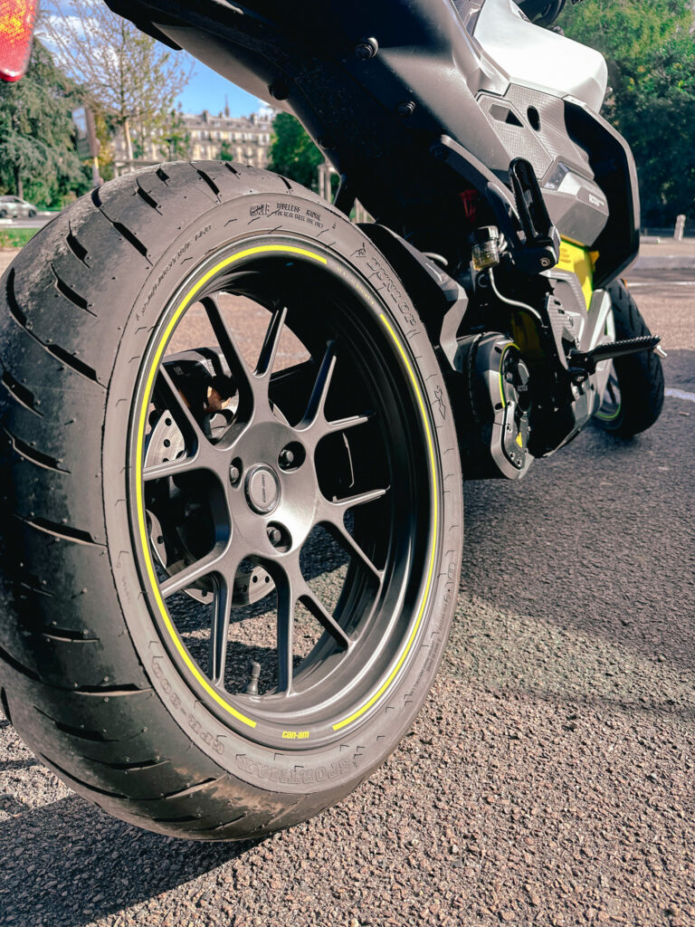 Can-Am Pulse 2025 rear wheel