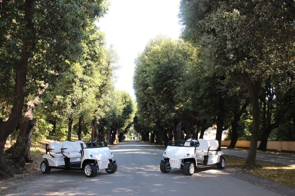 Véhicules électriques Exelentia utilisés par le pape au Vatican