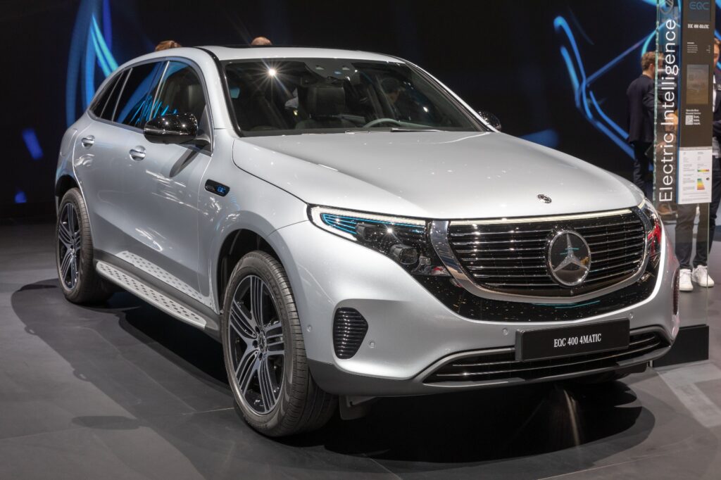 Mercedes EQC électrique vue de profil