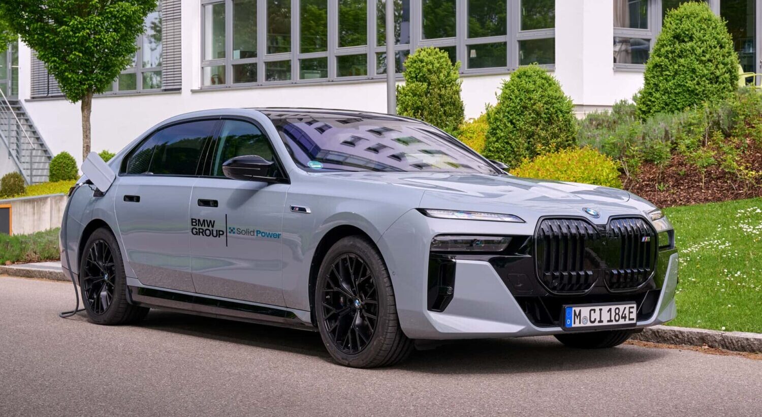 Batteries solides : BMW et Samsung révolutionnent l’électrique