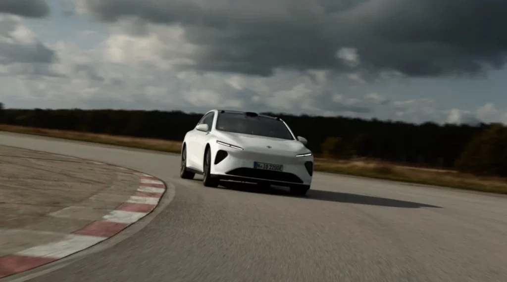 Nio ET7 berline électrique avec batterie 150 kWh