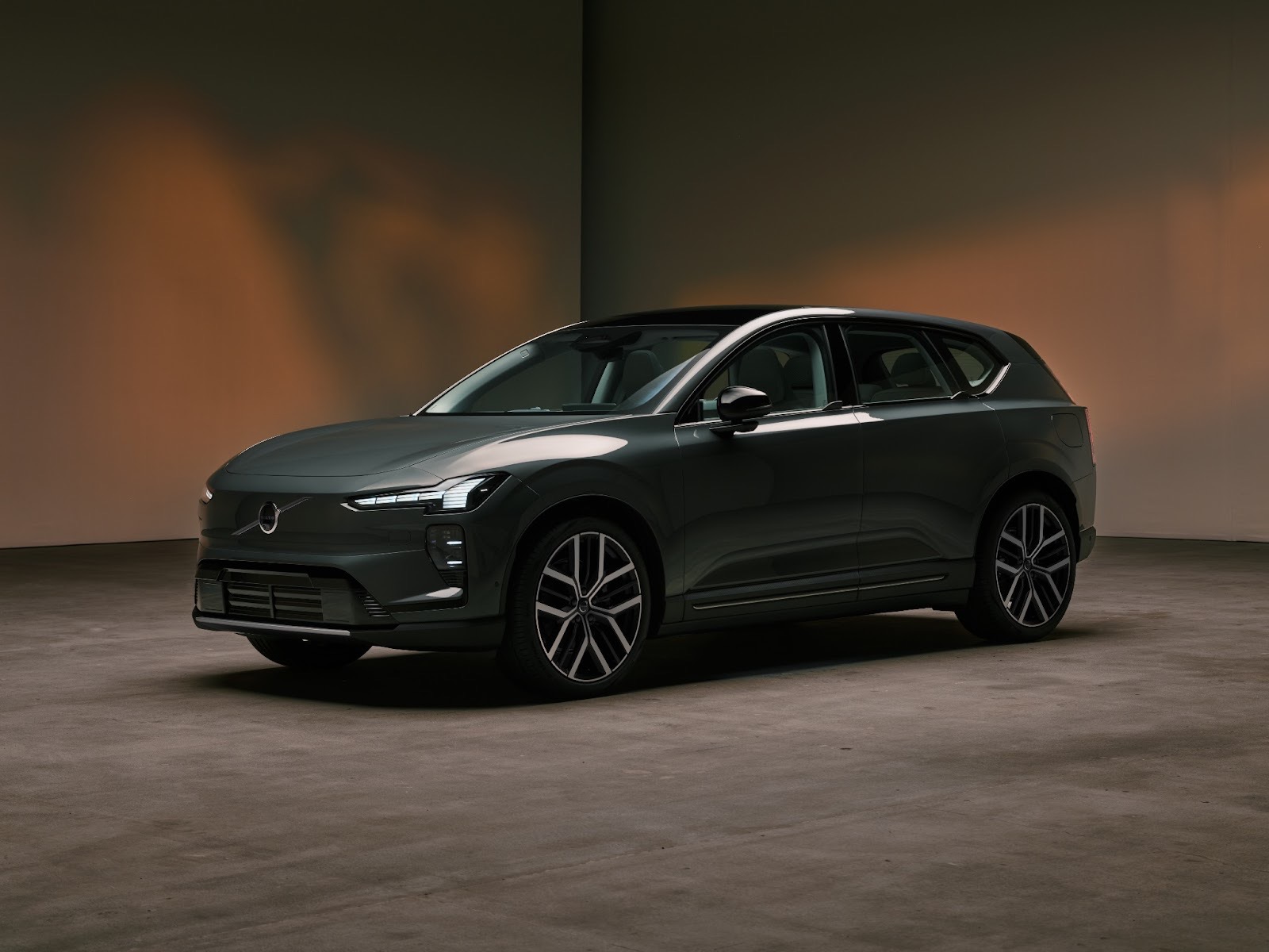 Volvo annonce l’EX60 100 % électrique au Mondial de l’Auto de Paris 2026