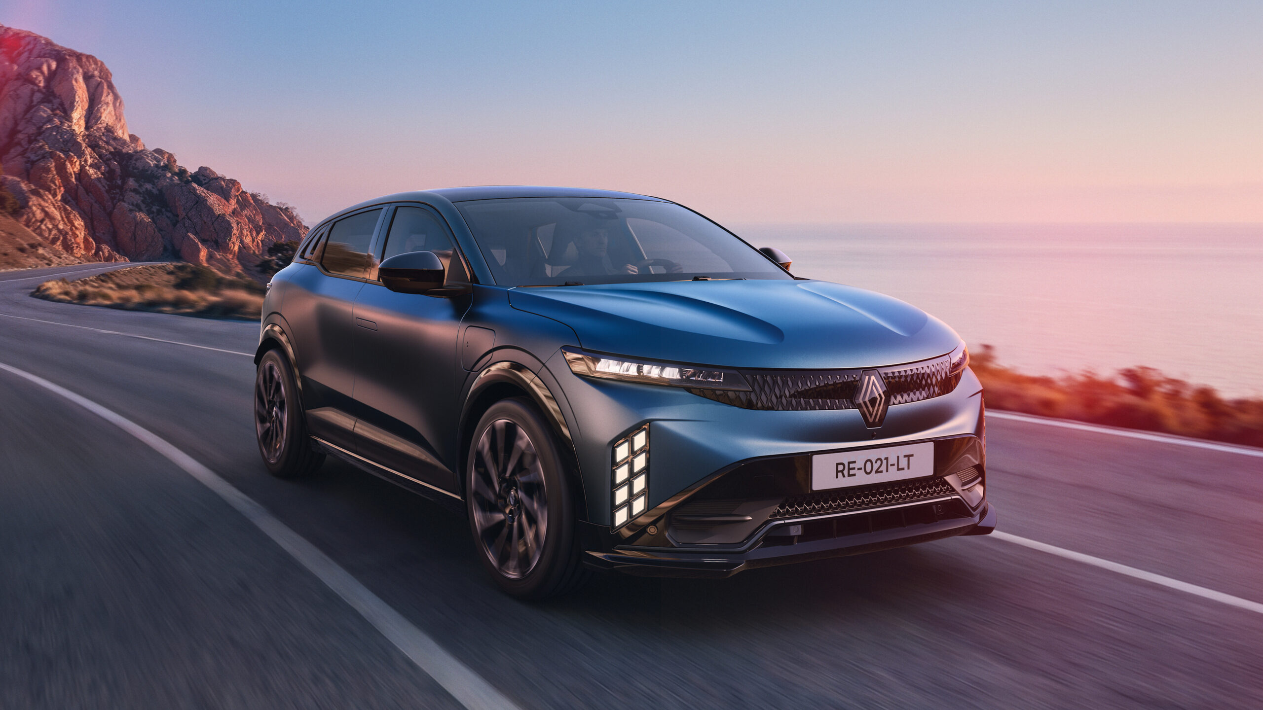 La Mégane e-Tech gagne une nouvelle batterie et s’offre un restylage plus dynamique